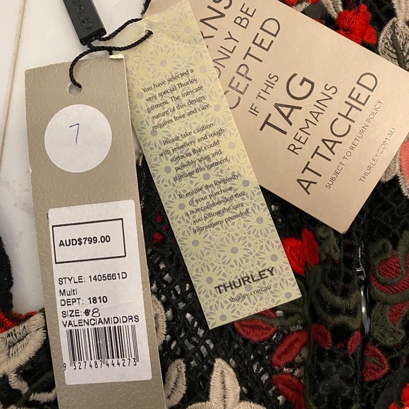 Beautiful all thick lace Thurley dress - Picture 8 of 8